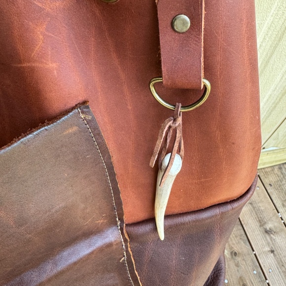 Giant Leather Bag - Picture 4 of 7